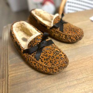 Ugg Dakota Leopard Print Bow Slipper